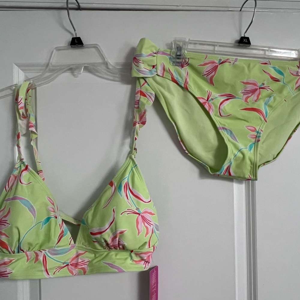 Misses XXL Light Green Floral Bikini Set